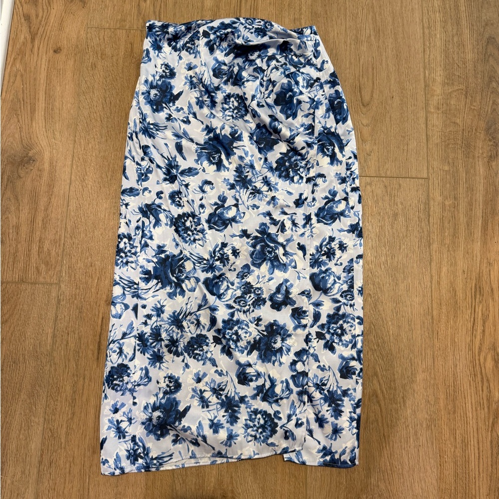 Abercrombie & Fitch White and Blue Floral Midi Skirt